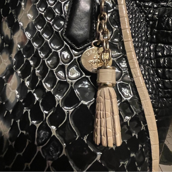 👜 RARE FIND!! Brahmin Medium Asher Python Print Tote in Black Carlisle pattern! - Picture 2 of 11